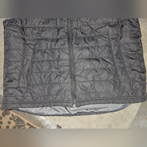 Carhartt Men's Black Rain Defender Quilted Vest - Picture 2 of 9